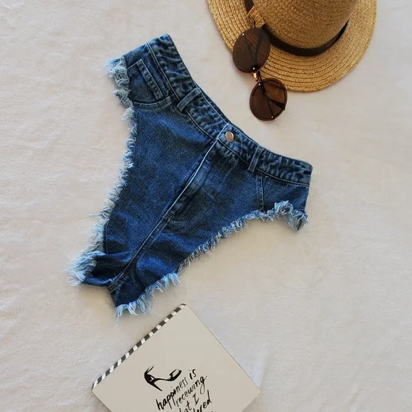 WOMEN SHORT - Picture 1 of 16